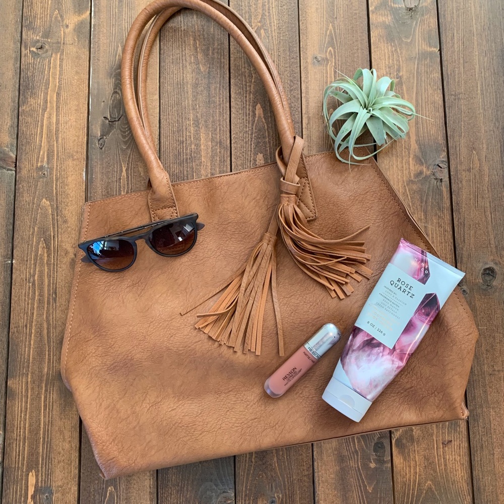 ✨BRAND NEW!✨ Cognac Vegan Leather Boho Tassel Bag